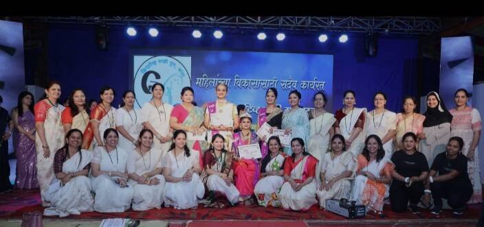 Pooja Sawant first in the Swanand Sundar competition organized by Creative Sakhi