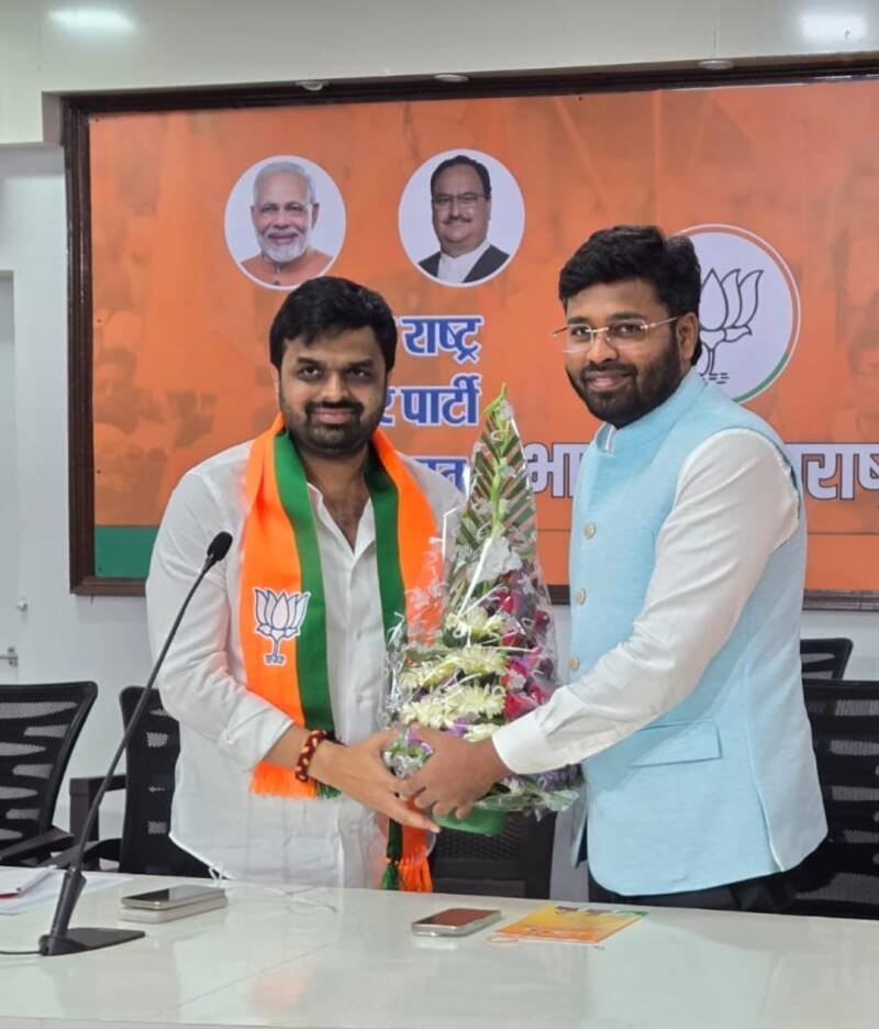 BJP Yuva Morcha Vice President Vishal Parab congratulated the new State President Anup More