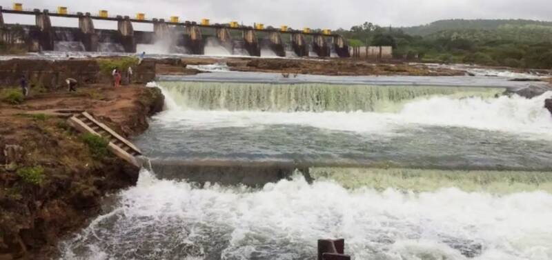 Heavy rain in Pune! Release from Khadakwasla dam has increased, Irrigation department has given information about discharge